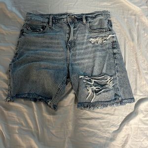 light wash american eagle skater shorts women’s size 4